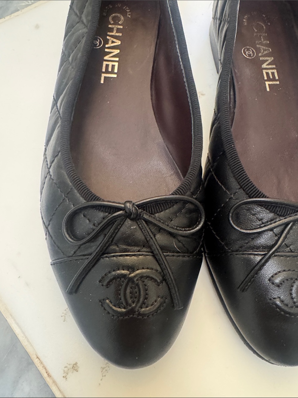CHANEL Black Quilted Leather Ballet Flats with Bow - Picture 2 of 4